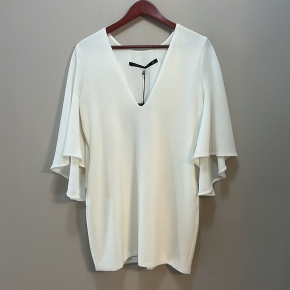 Revolve BACKSTAGE Kaelyn Dress in Ivory Deep V-Neck Flutter sleeved Mini Medium - Picture 1 of 12